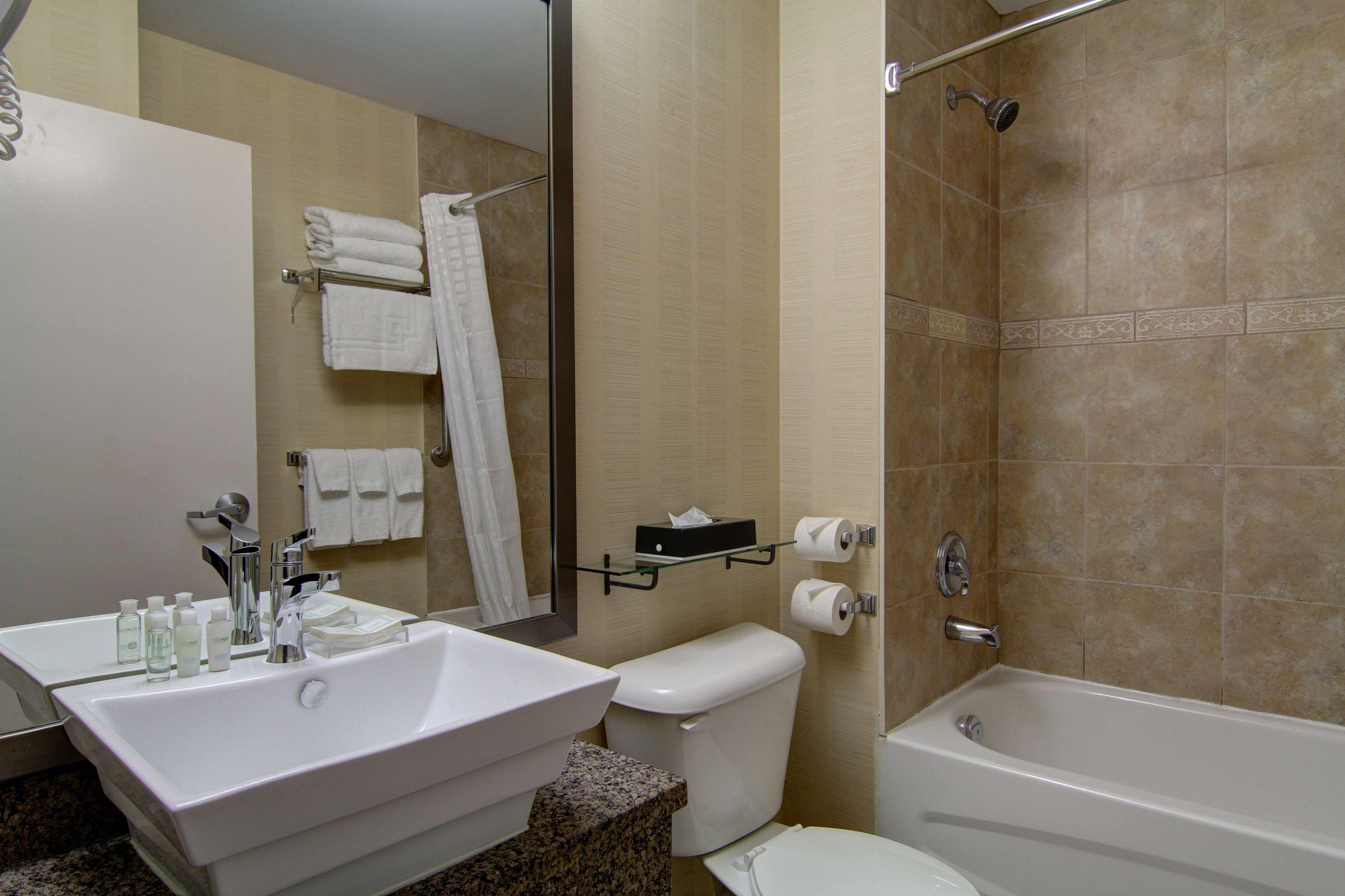 Best Western Plus Bowmanville Εξωτερικό φωτογραφία