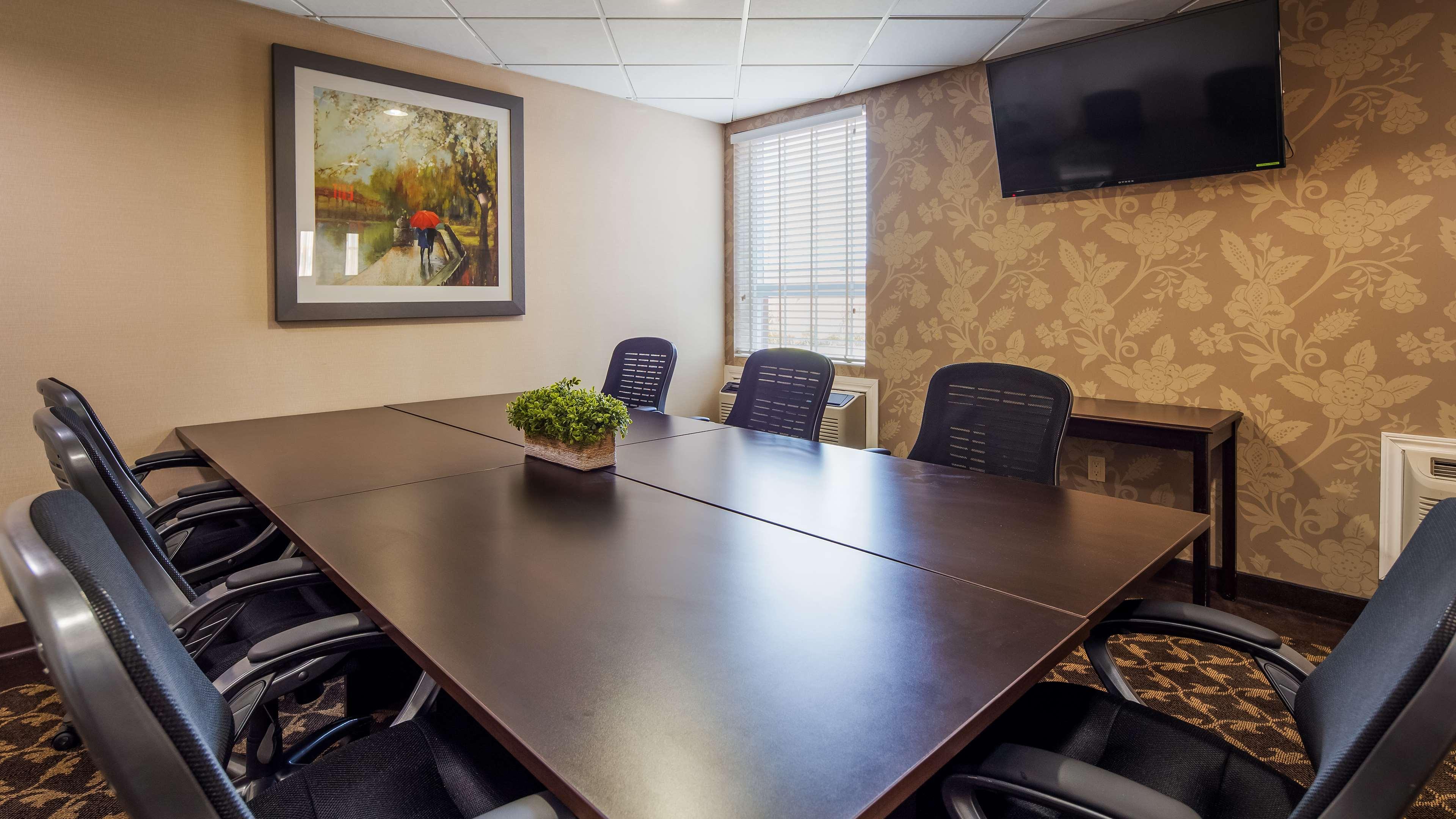 Best Western Plus Bowmanville Εξωτερικό φωτογραφία