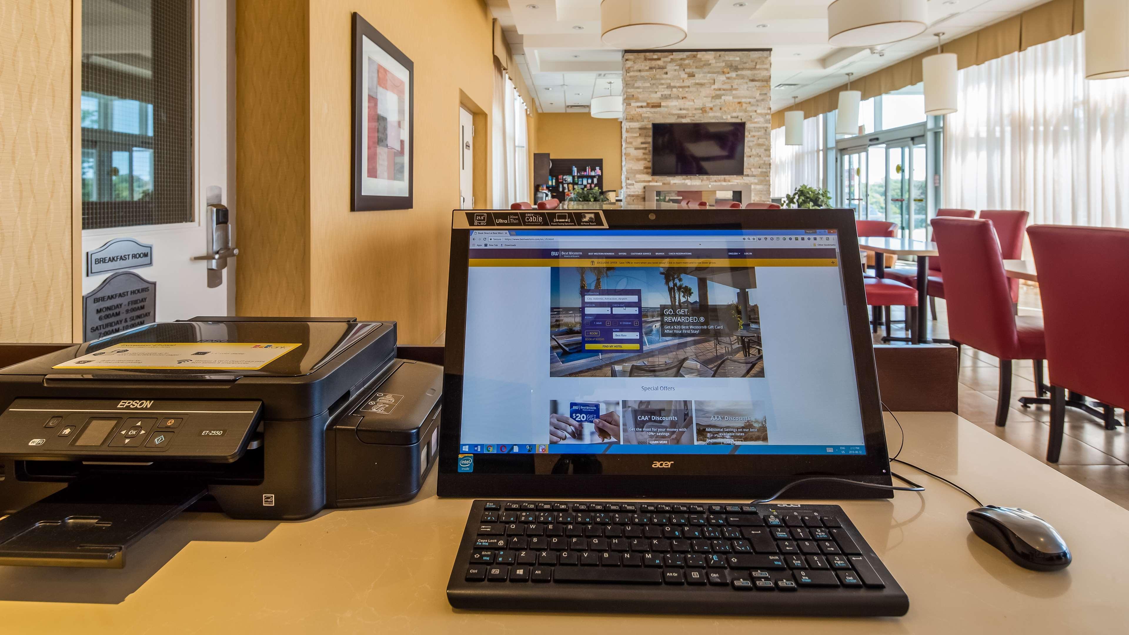 Best Western Plus Bowmanville Εξωτερικό φωτογραφία