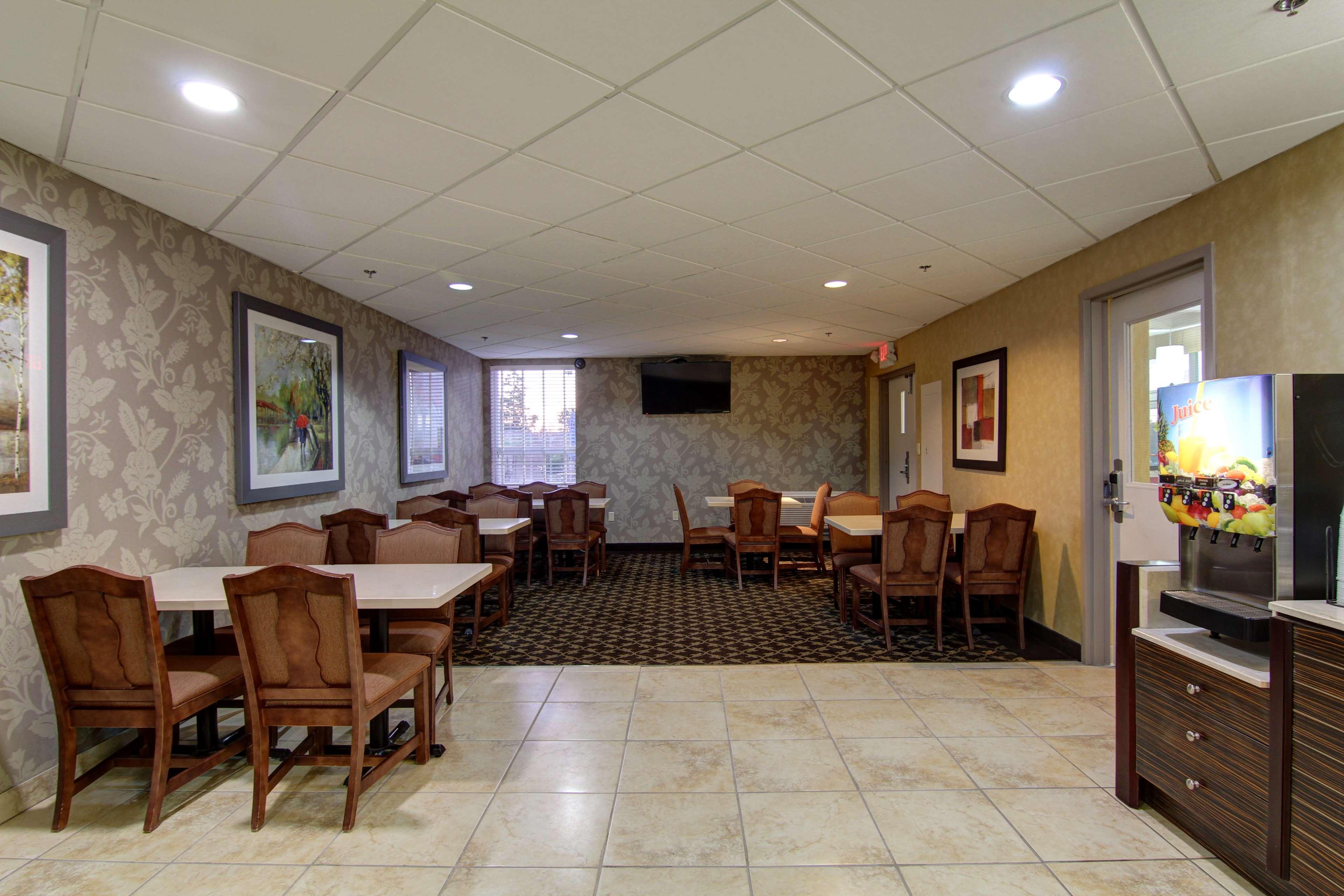 Best Western Plus Bowmanville Εξωτερικό φωτογραφία