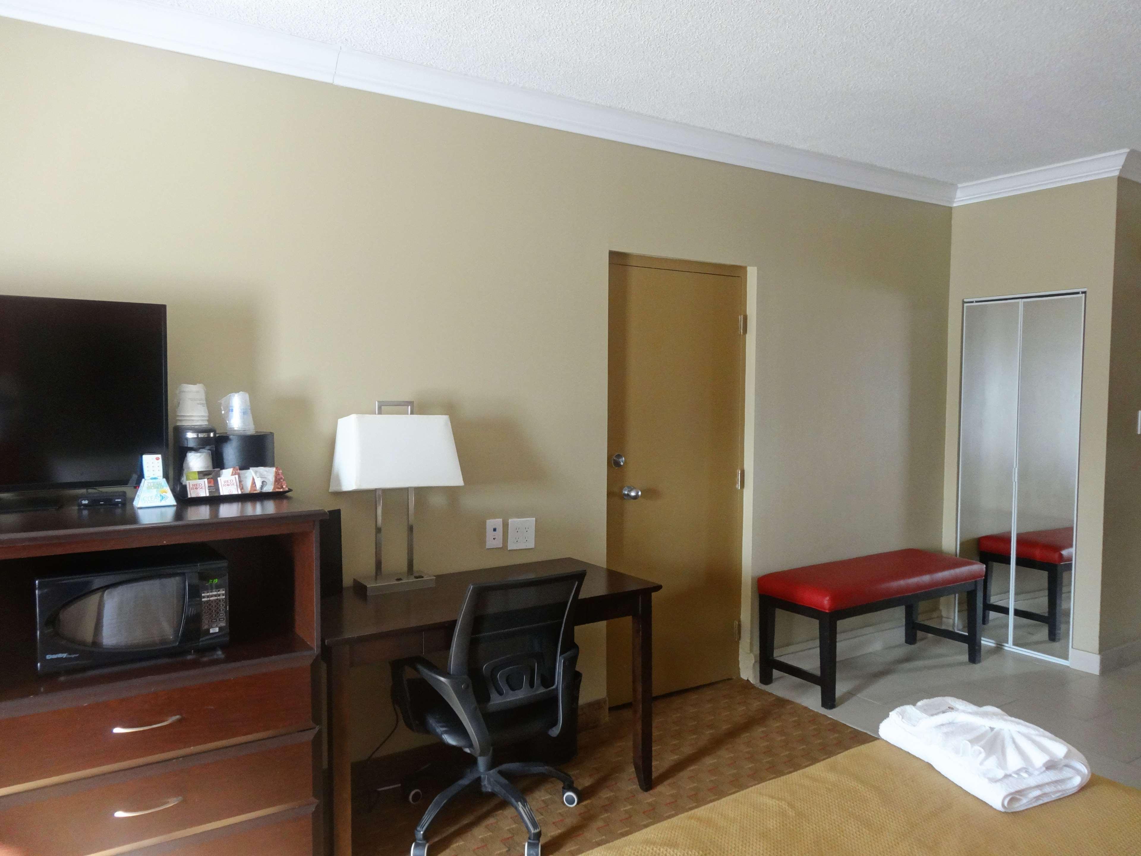 Best Western Plus Bowmanville Εξωτερικό φωτογραφία