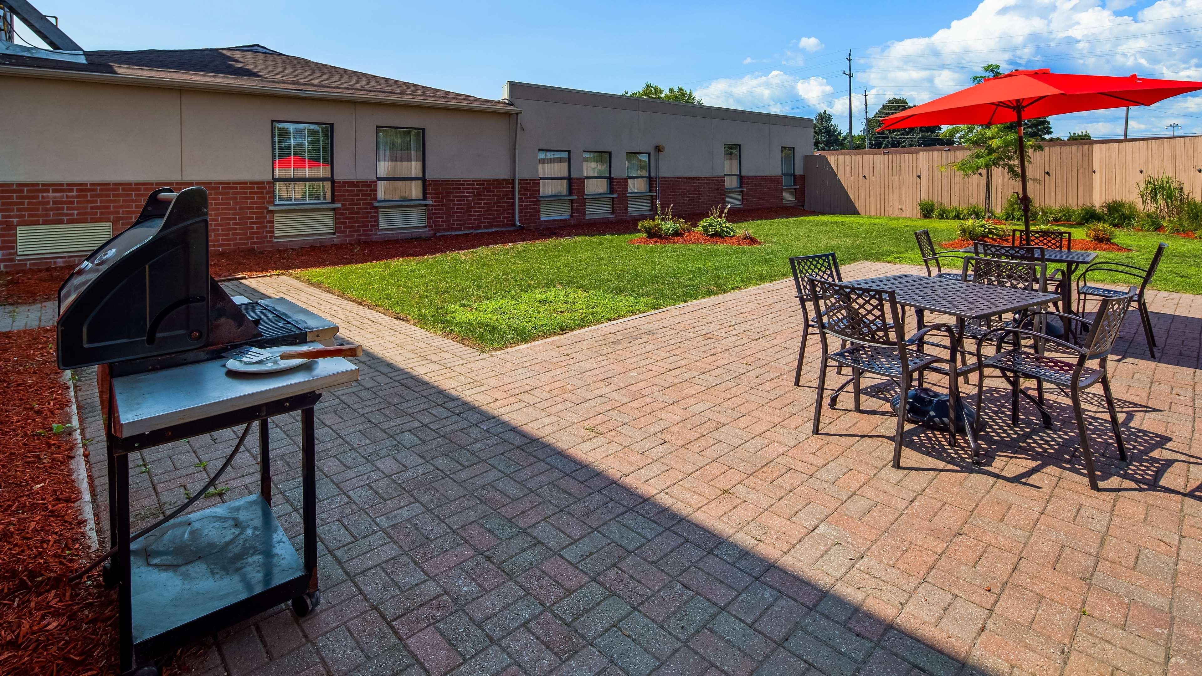 Best Western Plus Bowmanville Εξωτερικό φωτογραφία