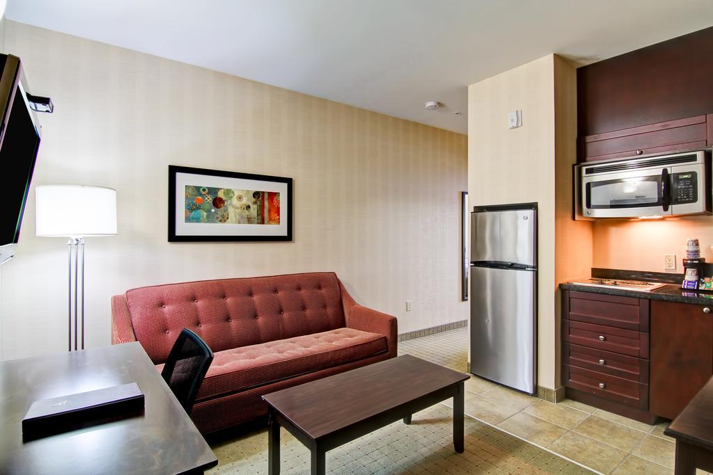 Best Western Plus Bowmanville Εξωτερικό φωτογραφία