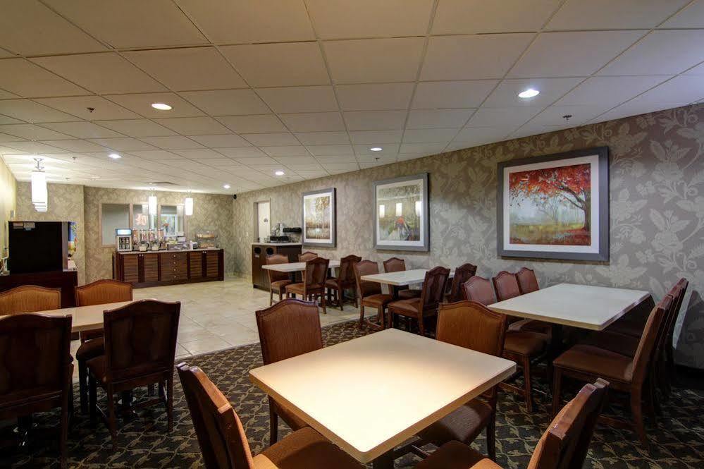 Best Western Plus Bowmanville Εξωτερικό φωτογραφία